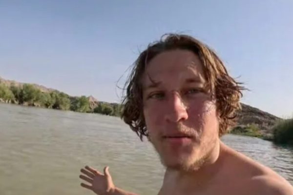 İzole Kabileye Yaklaşmak İsteyen Ünlü YouTuber Gözaltına Alındı: Tehlikeli Merakın Sonu Hapis Oldu